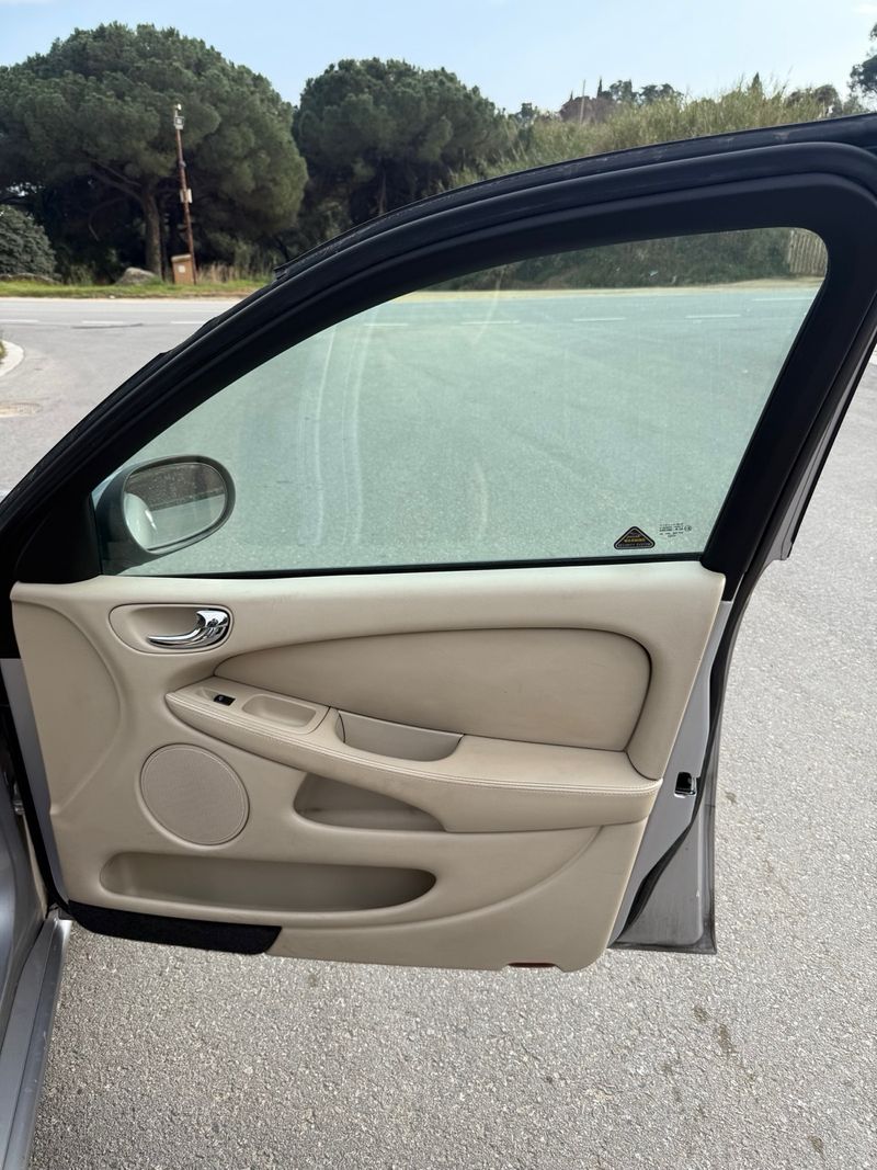 Jaguar X-Type 2001, foto 20