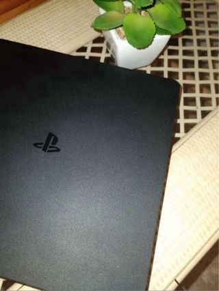 PS4 1TB (Play Station 4)