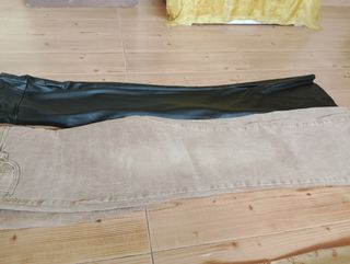 Pantalones vaqueros y polipiel sin estrenar