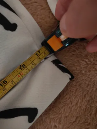 Tuta sportiva con stampa grafica