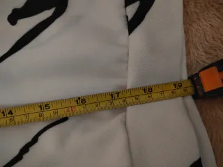 Tuta sportiva con stampa grafica