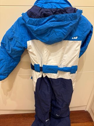 Mono de esquí infantil Decathlon 8 años.