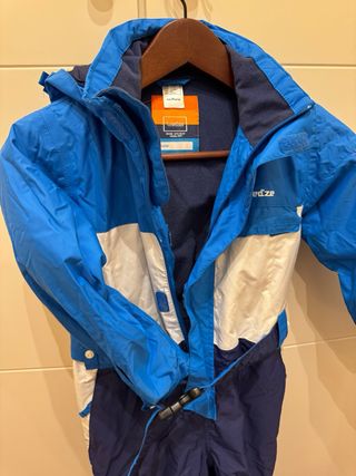 Mono de esquí infantil Decathlon 8 años.