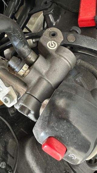 Suzuki GSXR 1000 k3 Circuito averiada