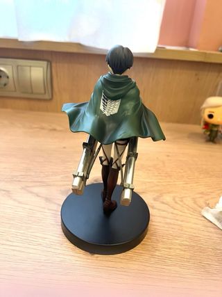 Figura Levi Ackerman FuRyu