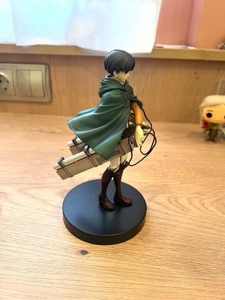 Figura Levi Ackerman FuRyu