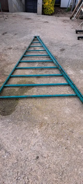 Escalera jardinera verde