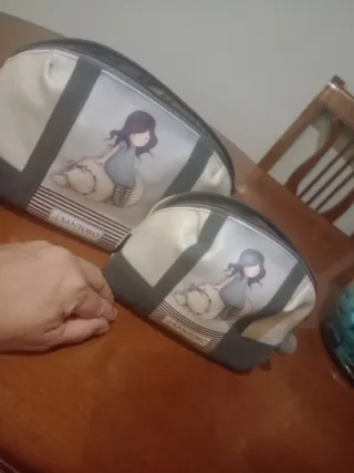 Juego 2 neceseres Gorjuss