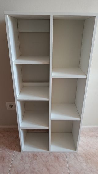 Estantería blanca de madera