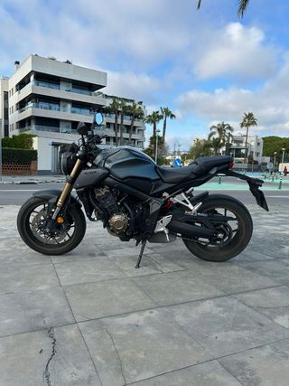 Honda CB650R Negra