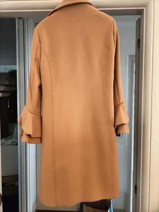 Cappottino donna beige con maniche a campana