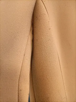 Cappottino donna beige con maniche a campana