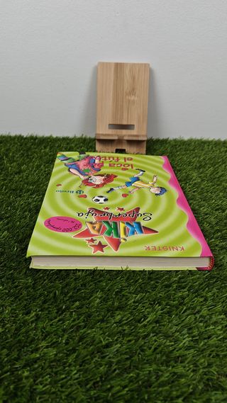 Kika Superbruja Loca Por El Fútbol - Knister