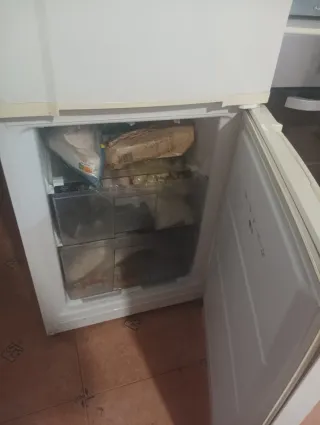 Nevera blanca en buen estado