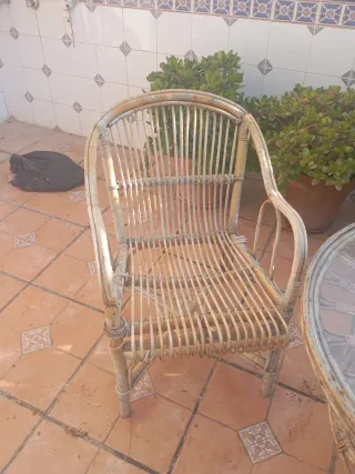 Mesa y 2 sillas bambú y cristal