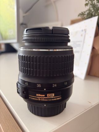 Cámara Nikon D60 y objetivo