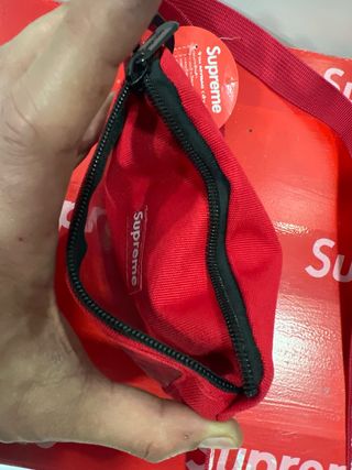Monedero colgante Supreme rojo