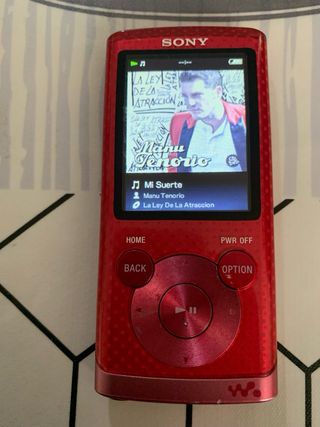 Walkman NWZ-E454 + Cargador Sony AC-NWUM50