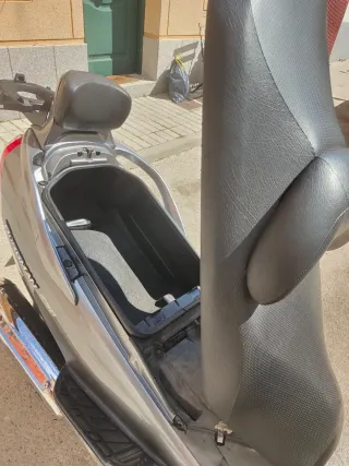 Suzuki Burgman 250 47.000 Kms - Etiqueta C