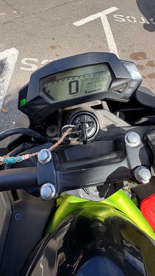 Kawasaki Z125 Naked Negra y Verde
