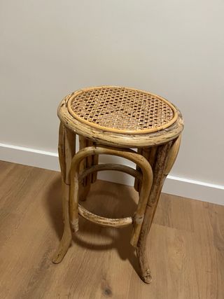 Taburete de bambú y ratán