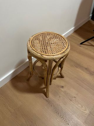 Taburete de bambú y ratán