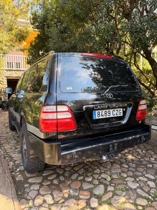 Toyota Land Cruiser 100 2004