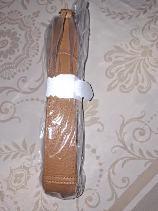 Bolso de rafia con detalles azules