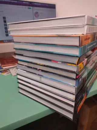 13 volumi illustrati sul mondo delle Moto da corsa