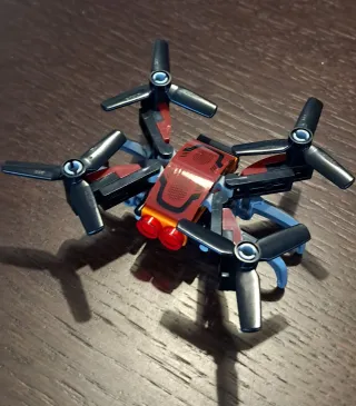 LEGO City 60207 - Insegui il Drone