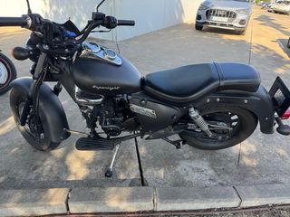 Keeway Superlight 125cc Custom Negra