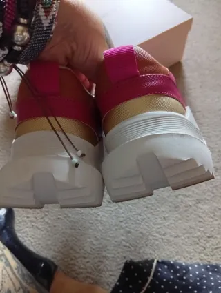 Deportivas Lola Casademunt Talla 38 Fucsia