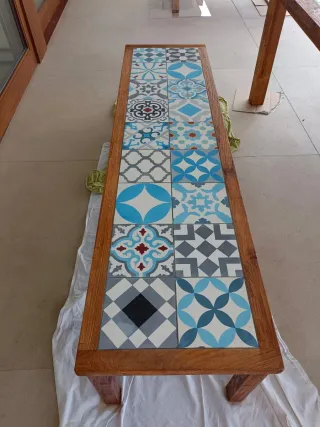 Mesa y bancos madera maciza Pilma