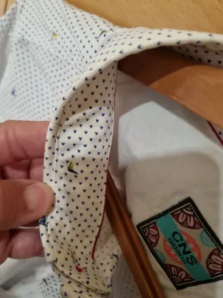 Camisa blanca estampada CNS