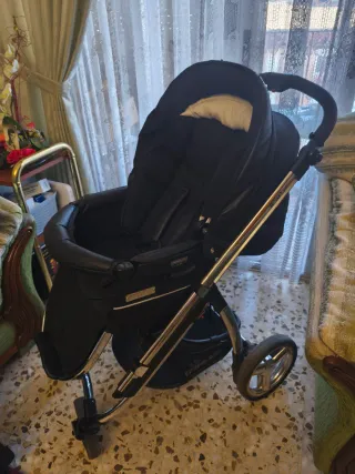 Capazo, silla y maxicosi Bebecar