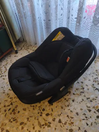 Capazo, silla y maxicosi Bebecar