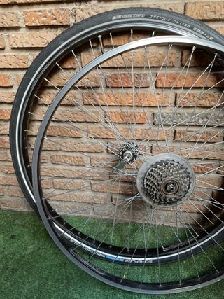 Ruedas Bicicleta 700C + Cubierta Schwalbe