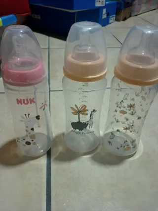 Lote 3 Biberones NUK y Jungle Friends