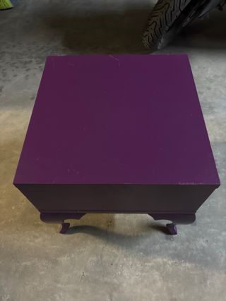 Mesita auxiliar lila