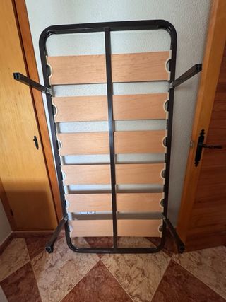 Cabezal de pino verde provenzal