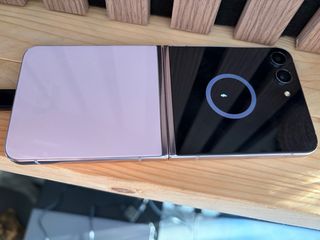 Samsung Galaxy Z Flip 5 da riparare