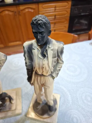 Figuras de mármol hombre y mujer