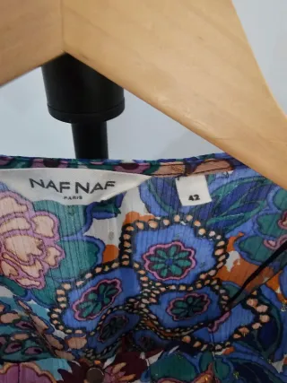 Vestido NAF NAF estampado manga larga