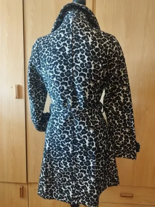 Abrigo estampado animal print