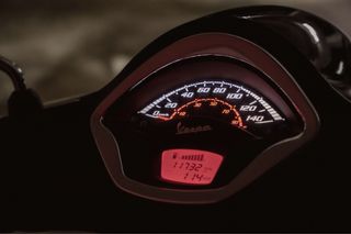 Vespa GTS 125 Negra 2021 - 11.700 km - Muy cuidada