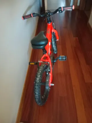 Bicicleta roja bhEXPERT