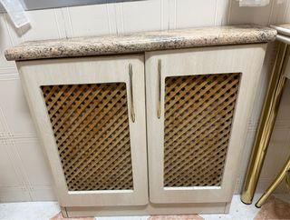 Cubreradiador de madera y piedra