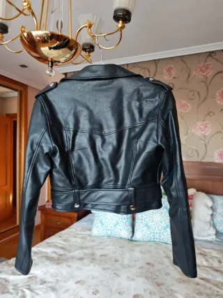 Cazadora Biker Polipiel Negra Cremalleras Talla M