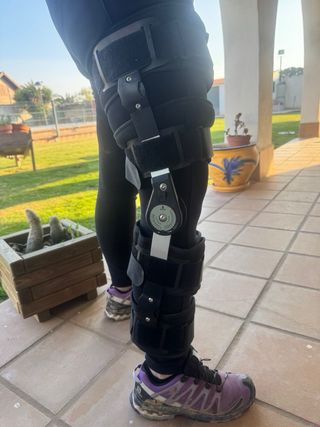 Rodillera Ortopédica Ajustable Flexión/Extensión