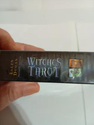 Witches Tarot di Ellen Dugan